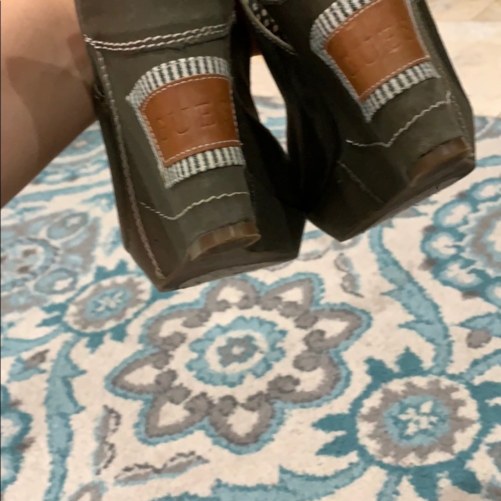 Sandals - Picture 3 of 4